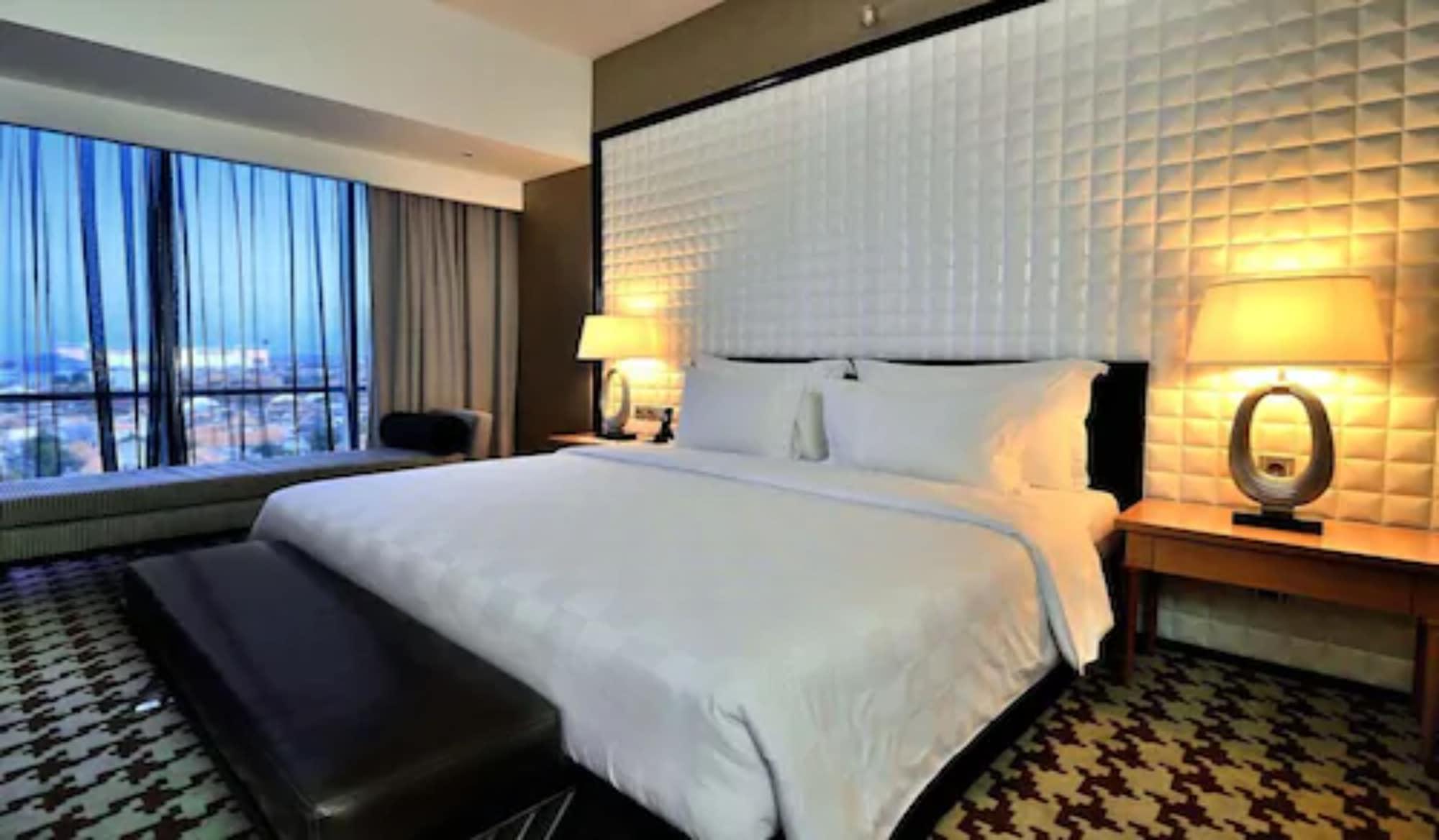 Ts Suites Surabaya Eksteriør billede