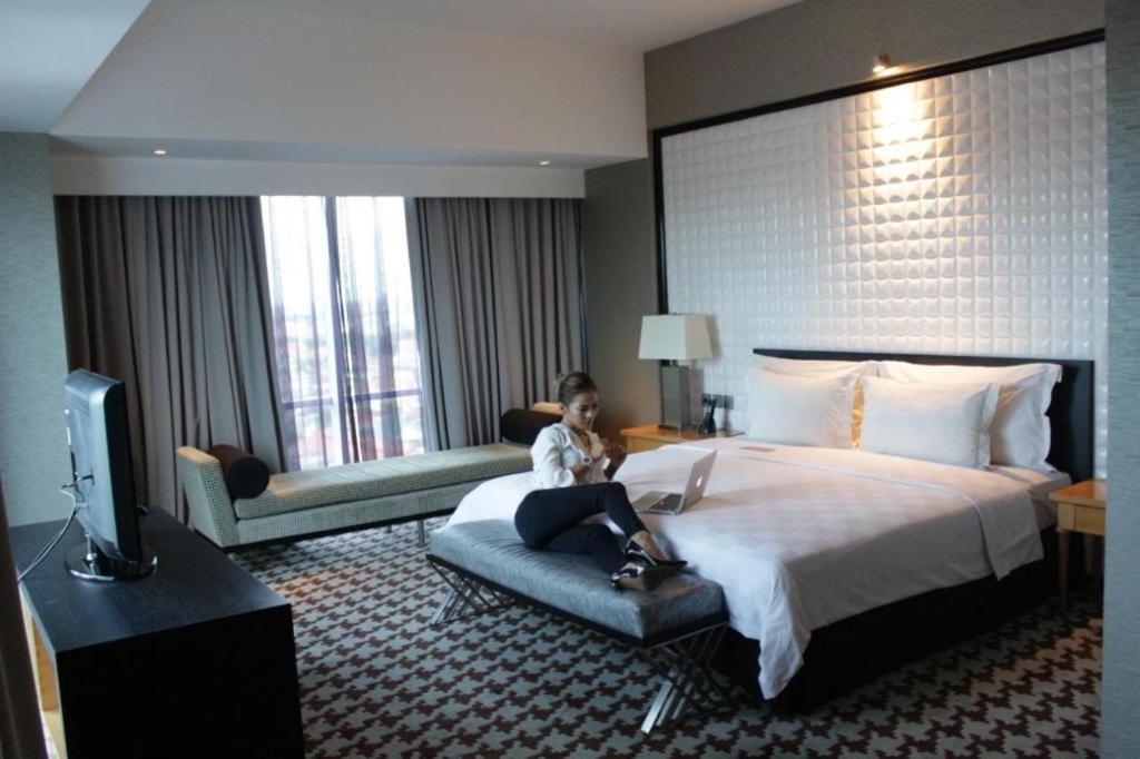 Ts Suites Surabaya Eksteriør billede