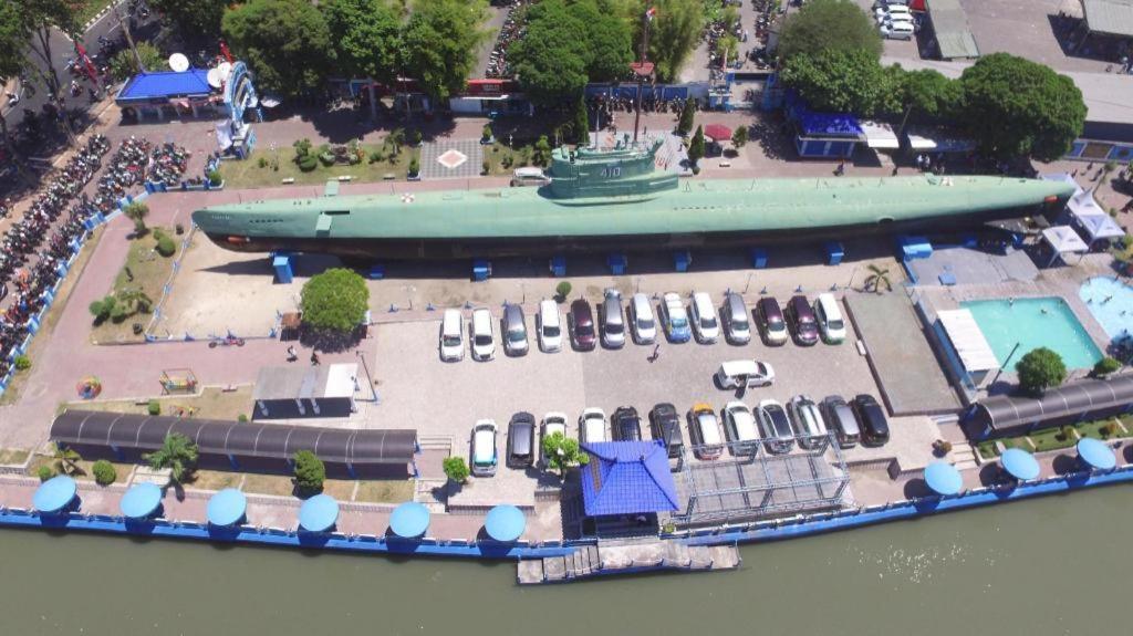 Ts Suites Surabaya Eksteriør billede