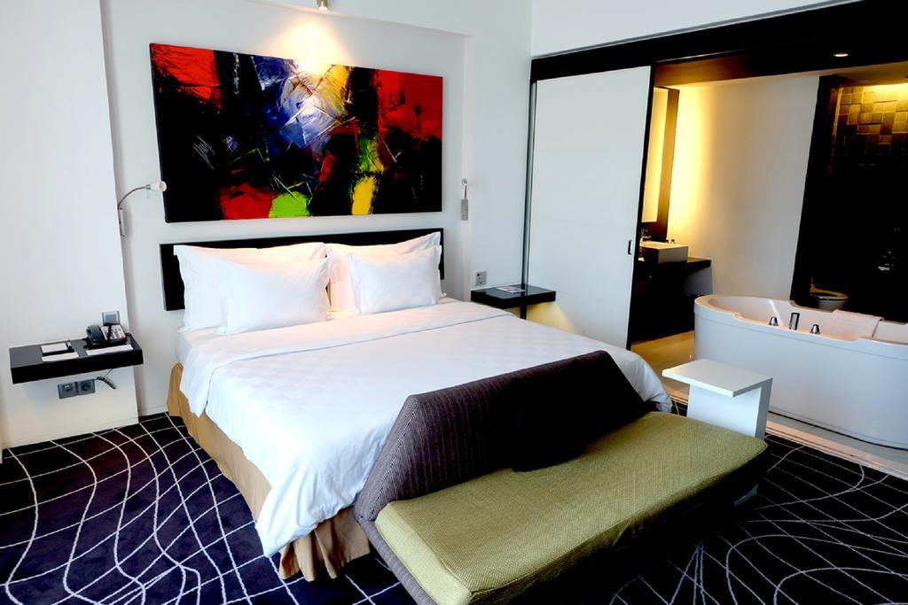 Ts Suites Surabaya Eksteriør billede
